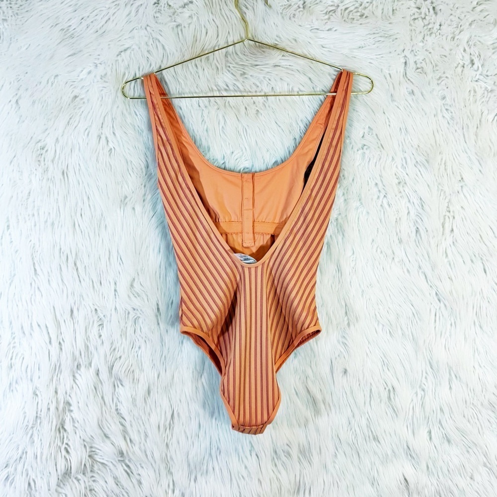 L*Space Tangy Bougainvillea Float On one piece swimsuit - Picture 11 of 11